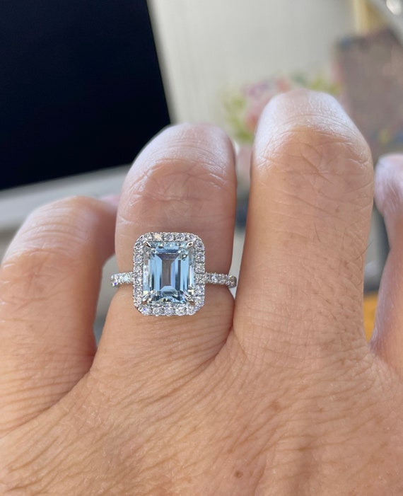 14k White Gold Oval 5x3mm Genuine Aquamarine And Diamond Ring 14k White Gold Oval 5x3mm Genuine Aquamarine And Diamond Ring