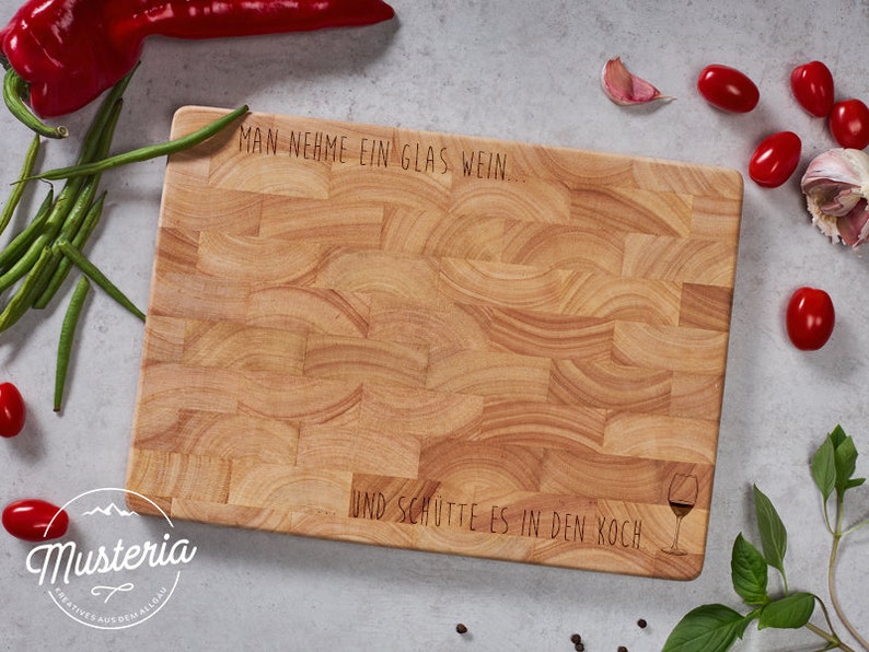 End wood board medium / cutting board with individual engraving image 3