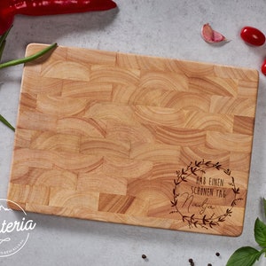 End wood board medium / cutting board with individual engraving image 1