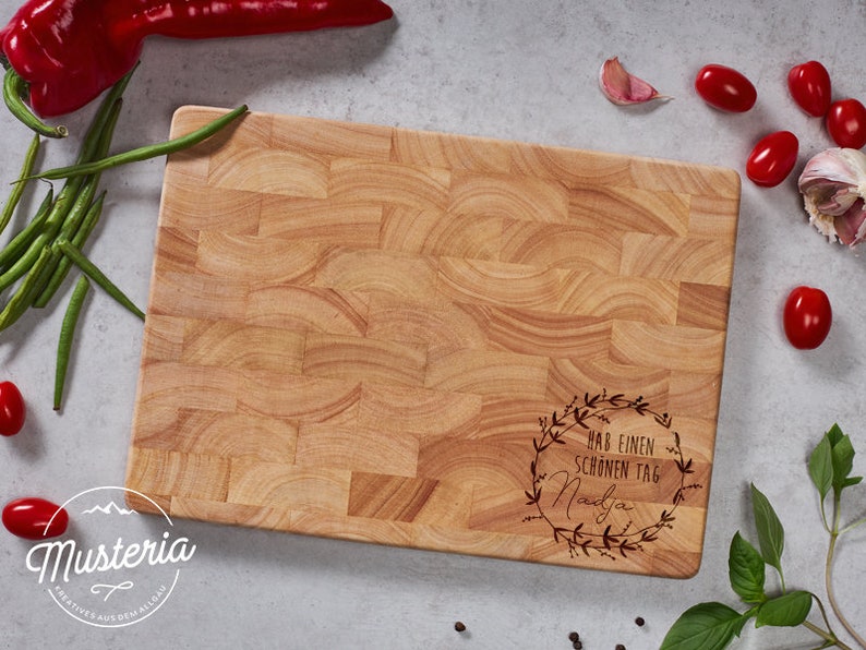 End wood board medium / cutting board with individual engraving image 1