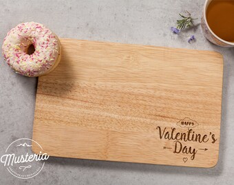 Valentine's Day rubber tree board (medium) / cutting board with individual engraving