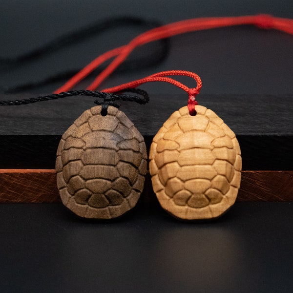 collier de tortue, pendentif de tortue, coquille de tortue, cadeau de tortue, pendentif en bois, pendentif de tortue en bois, sculpture sur bois, pendentif en coquille de tortue,