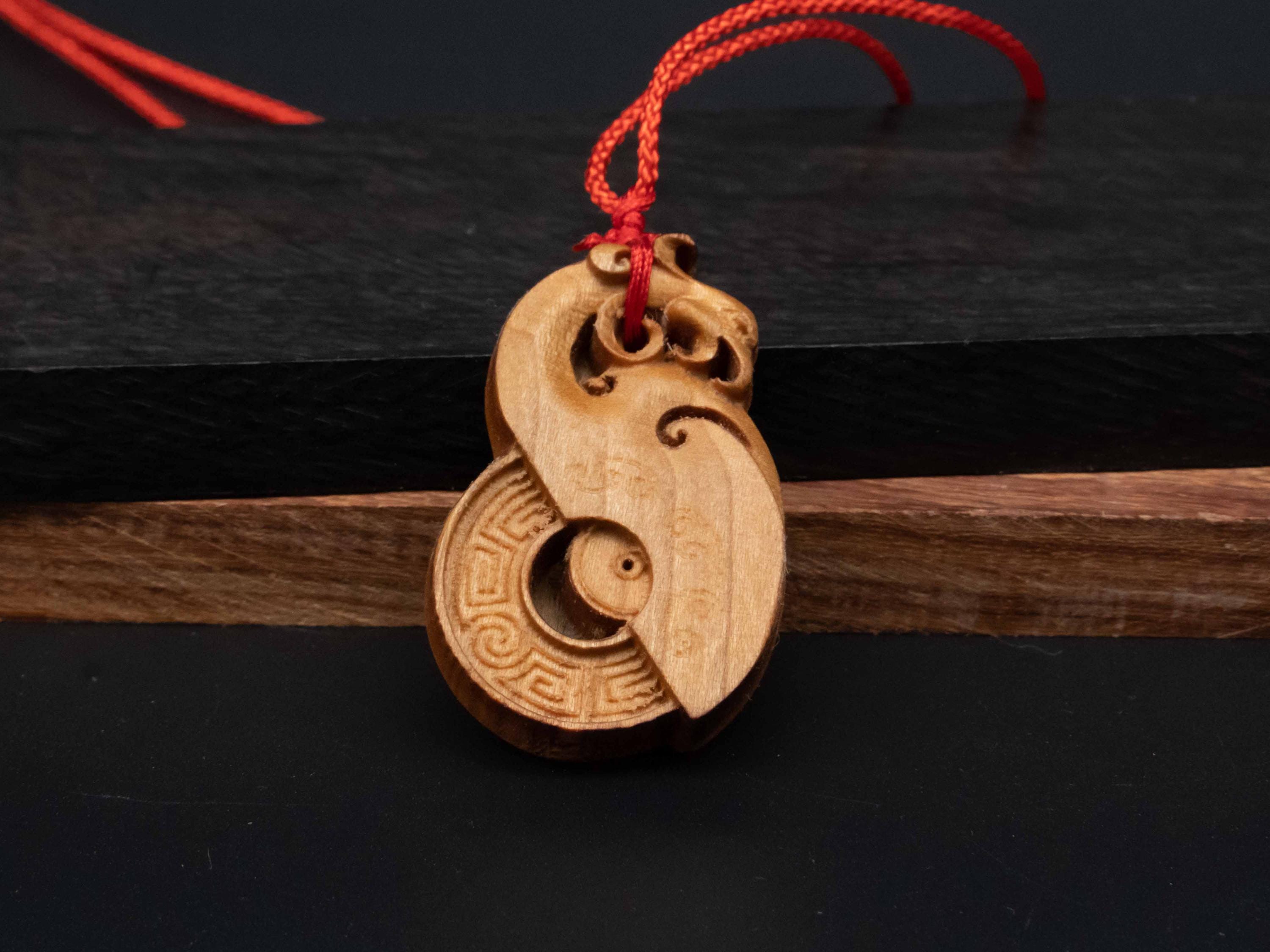 Collier Pendentif Jade Naturel - Sculpture Dragon Et Phénix - Noir Et Vert