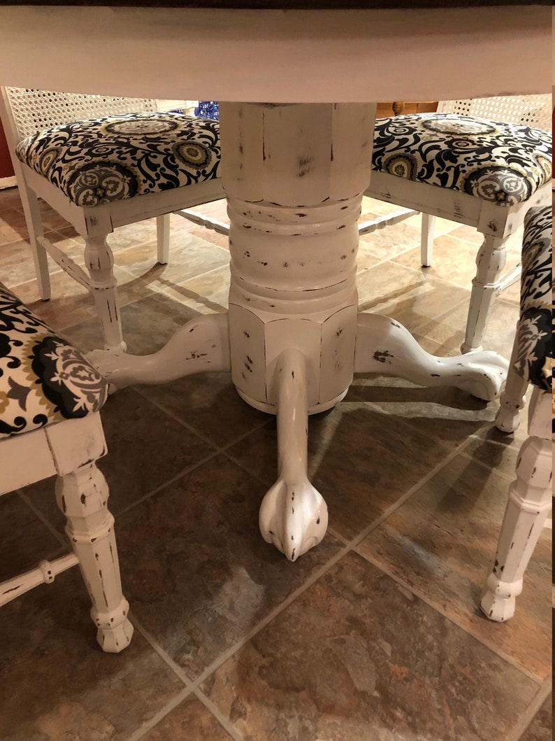 Dining Room Table and 5 Chairs