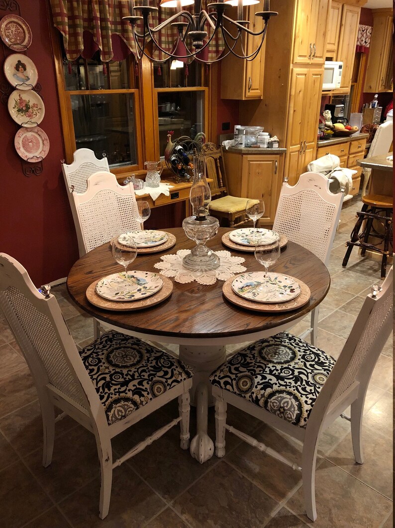 Dining Room Table and 5 Chairs
