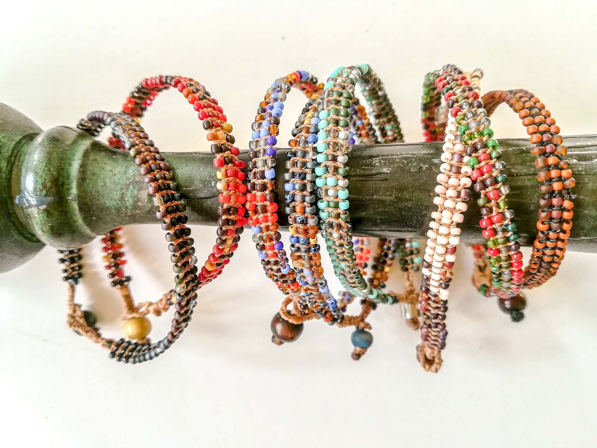LILO Collections - Tri-Level Wood Bracelet Display  Exibidores de  collares, Exhibidores de artesanías, Tienda de mascotas