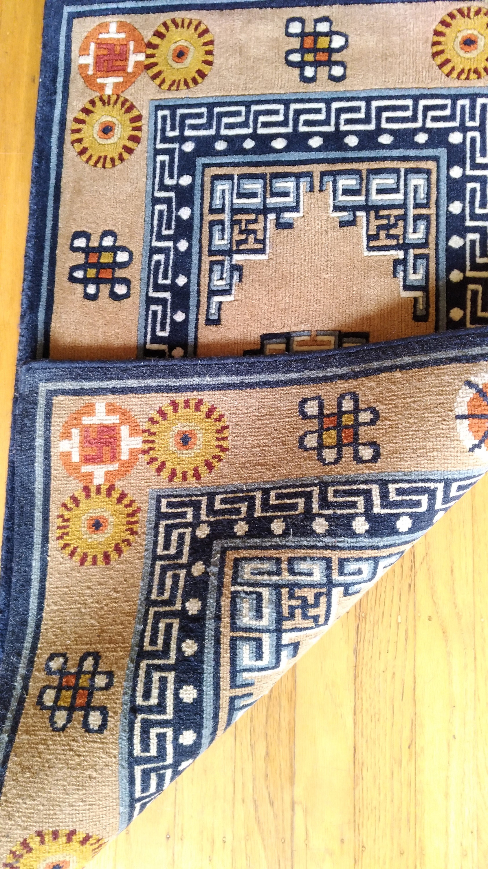 Hand Woven Traditional Tibetan Rugs, , Central Medallion