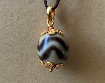 Tibetan Dzi Agate Stone Pendant with Gold Overlay Cap
