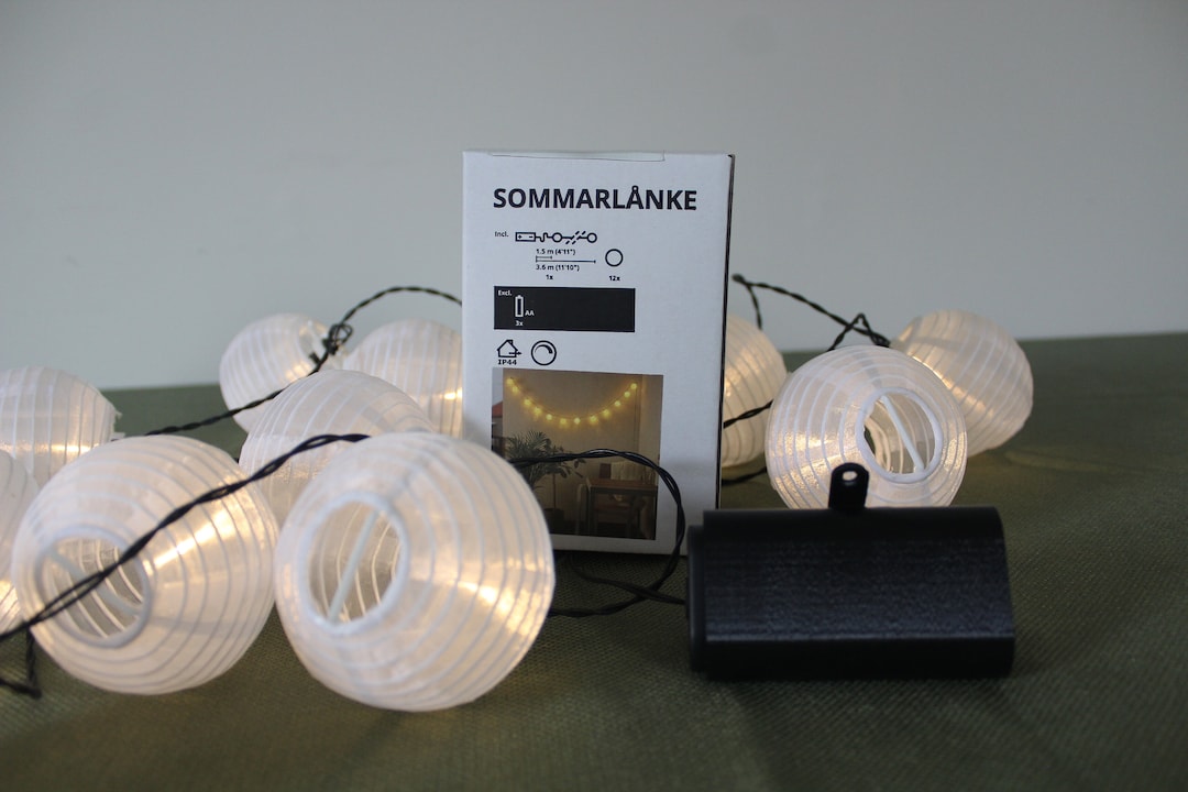 SOMMARLÅNKE LED string light with 12 lights, outdoor/battery operated white  - IKEA