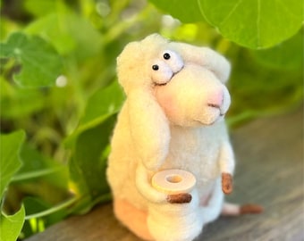 Felt sheep – felt sheep with ball of wool, needle-felted decorative figure | fun decoration, birthday gift