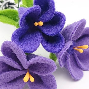 Veilchenstrauß aus Filz – Handgefertigte Blumen | Dekoration, Geschenk Frühling Bild 9
