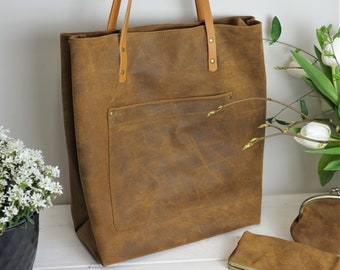 Vintage-style leather shopper