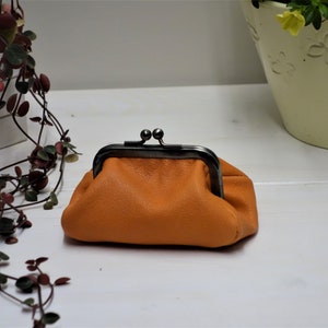 Clip purses, mini, made of leather image 1
