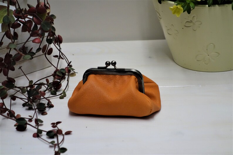Clip purses, mini, made of leather image 1