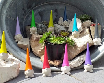 Frieder and his friends - are gnomes out of passion - and concrete - house, garden, gift, souvenir, gnomes, garden gnome