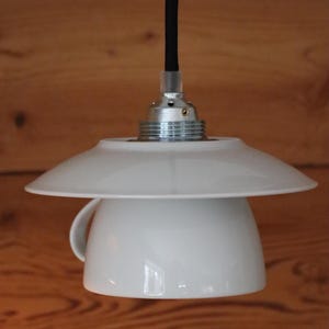 White cup lamp with textile cable in desired color