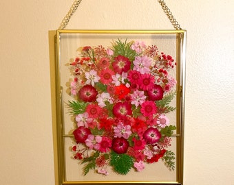 Real pressed flowers in a plexiglass frame, Framed pressed flowers, Wall decor, Hanging frame, Dried flowers in a frame.