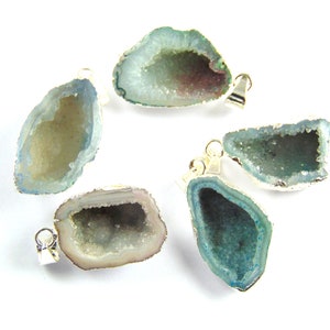 5 Pcs Lot Beautiful Light Green Cave Geode Druzy Agate Loop Pendant Silver Electroplated Geode Agate Connector Making DIY Fashion Jewelry