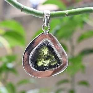 Genuine Quality Moldavite Pendant, 7.33 Gram Green Moldavite Pendant, 925 Silver Pendant for Necklace, Czech Moldavite, Handmade Jewelry