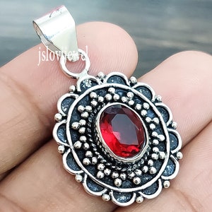 Handgefertigter Oval Granat Anhänger: 925 Sterling Silber Halskette