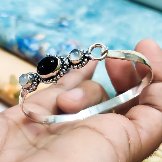 ブラックオニキスムーンストーンバングル：925スターリングシルバーの 