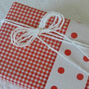 Wrapping paper Dots-Pepita red-white 3 m, 50 cm wide image 1