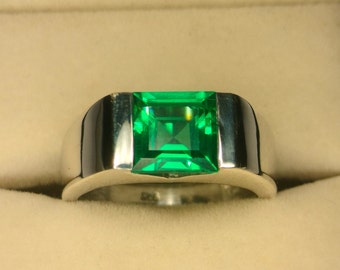 Emerald Man ring,925 Sterling Silver Emerald Engagement Ring For Men,8mm Green Gemstone May Birthstone, Men's Gift Signet Ring, Wedding band