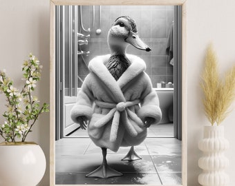 Lámina artística de un pato en bata: Decoración divertida para el baño (descarga digital)