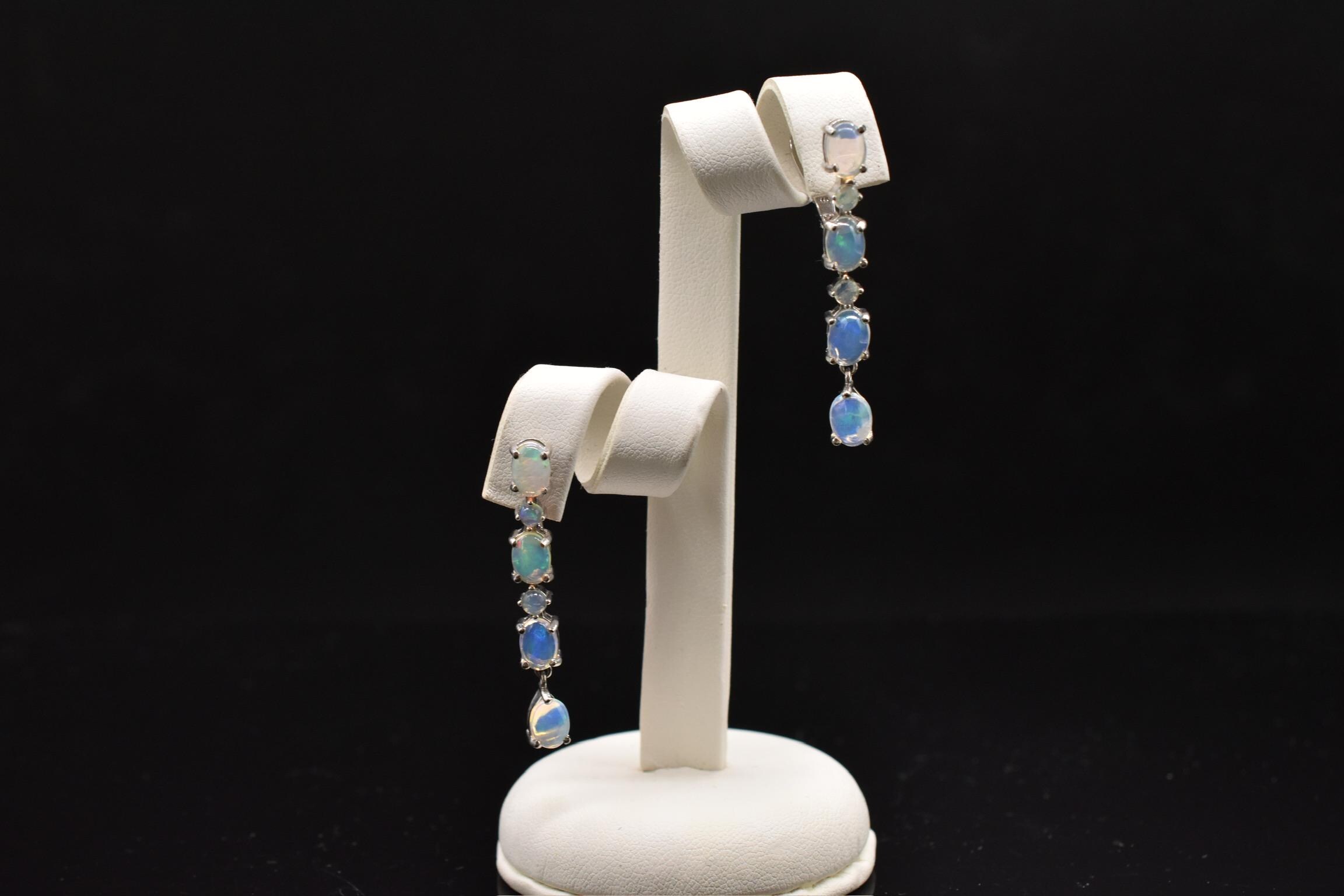 Boucles D'oreilles En Argent 925 Avec Opale De Feu 7x5mm – Forme Ovale – Style Manchette – Fabriqué En Thaïlande