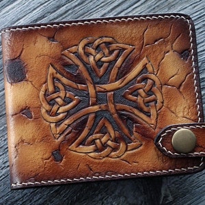 Personalisierte Geldbörse aus Leder mit Keltischem & Wikinger Touch | Minimalistischer Kartenhalter für Männer | Weihnachtsgeschenk Keltisches Kreuz Geldbörse. Wikinger Geldbeutel.