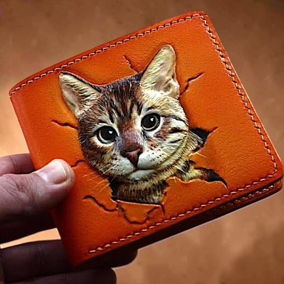 カスタム手彫りレザー猫ウォレット、ペット肖像入り二つ折り財布、猫