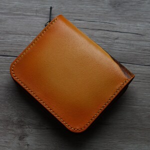 Cartera de cuero, cartera tallada, cartera de zorro, cartera de lobo, cartera hecha a mano, cartera de dama, cartera personalizada, cartera con cremallera de mujer. regalo para ella imagen 9