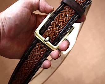 Porter Classic レザーベルト ブラウン スタッズ カスタム ブラウンレザーのスタッズベルト：手作業によるビンテージスタイルの
