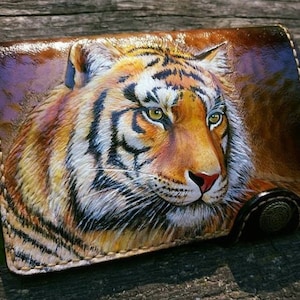 Cartera de cuero, cartera Tiger, cartera para pasaporte. Cartera tallada a mano, cartera de cuero hecha a mano, cartera personalizada, regalo para hombre. Regalos de San Valentín.