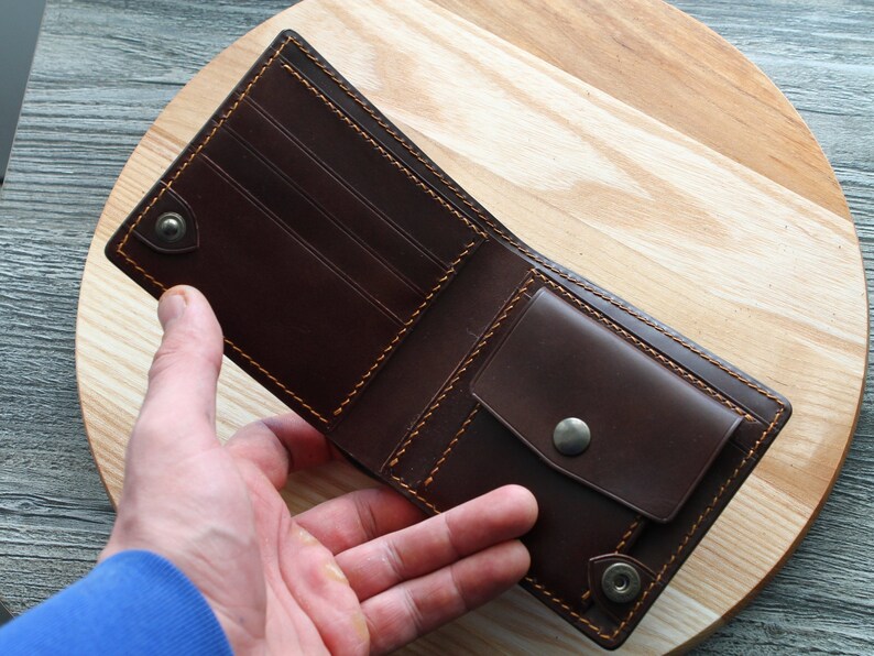 Cartera de león Cartera de cuero Cartera tallada a mano Cartera de cuero grabada única para pareja de leones Cartera de cuero Cartera personalizada. Regalo para amante + coin, - license