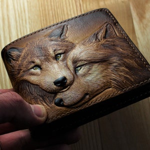 Cartera de cuero hecha a mano, cartera hecha a mano "Pareja de lobos", cartera de lobo, cartera tallada, cartera personalizada, regalo de hombre, cartera de hombre.