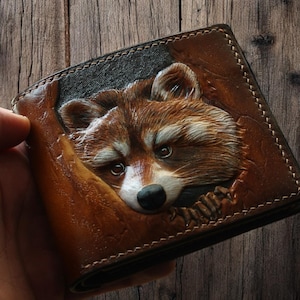 Carteira de couro, carteira de guaxinim feita à mão, carteira trabalhada, carteira esculpida à mão, carteira personalizada, carteira de bolso, presente masculino, vendedor ucraniano. Presente