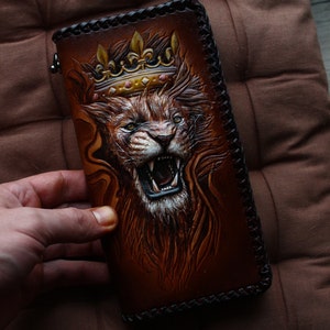 Cartera de león Cartera de cuero Cartera larga para hombre Cartera hecha a mano, cartera tallada, cartera personalizada, regalo para hombre. Cartera de Ucrania. Regalos para novios imagen 9