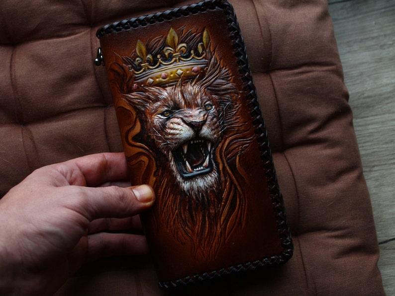 Cartera de león Cartera de cuero Cartera larga para hombre Cartera hecha a mano, cartera tallada, cartera personalizada, regalo para hombre. Cartera de Ucrania. Regalos para novios imagen 9