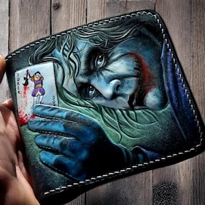 ¿Por qué tan serio? Billetera de bolsillo frontal. Billetera Joker. Billetera de cuero genuino 3D para hombre, hecha a mano, tallada, labrada.