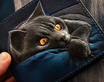 Cartera de cuero. Cartera hecha a mano con un lindo gato. Cartera tallada y pintada a mano. Cartera personalizada. Regalo para dueños de mascotas. Retrato de mascotas.