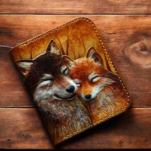 Cartera de cuero, cartera tallada, cartera de zorro, cartera de lobo, cartera hecha a mano, cartera de dama, cartera personalizada, cartera con cremallera de mujer. regalo para ella imagen 1