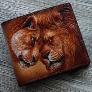 Cartera de león Cartera de cuero Cartera tallada a mano Cartera de cuero grabada única para pareja de leones Cartera de cuero Cartera personalizada. Regalo para amante imagen 5