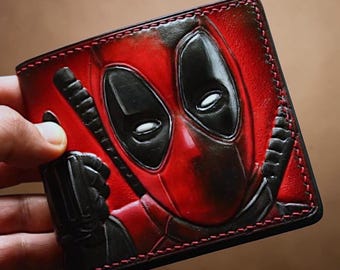 Cartera de cuero de Deadpool hecha a mano: Regalo con diseño de cómic en relieve