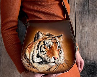 Anuschka Women's Hand-Painted Leather Crossbody Bag - Lion Pride Design (Medium)