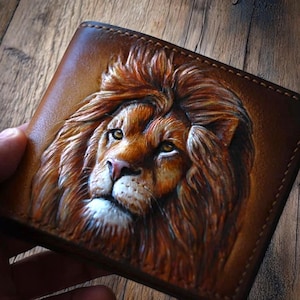 Carteira de leão, carteira de couro, carteira de couro feita à mão, carteira feita à mão, carteira esculpida à mão, carteira personalizada, presente masculino