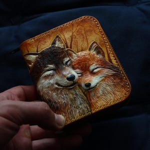 Cartera de cuero, cartera tallada, cartera de zorro, cartera de lobo, cartera hecha a mano, cartera de dama, cartera personalizada, cartera con cremallera de mujer. regalo para ella imagen 8