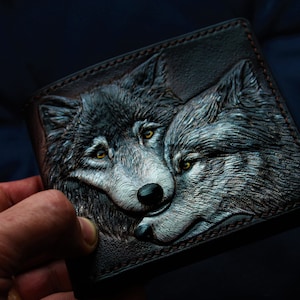 Cartera de lobo. Cartera de Ucrania, Cartera de cuero labrado "Pareja de lobos", Cartera de cuero labrado a mano, cartera tallada, cartera personalizada, regalo para hombres