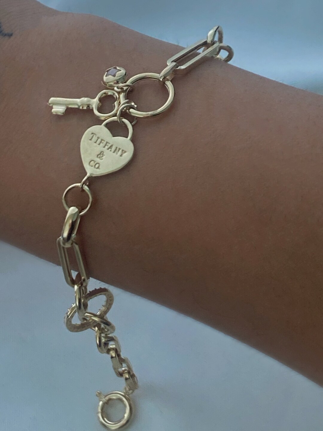14k Gold Rolo Link Bracelet With Heart Charm Key Figures Thick Belcher