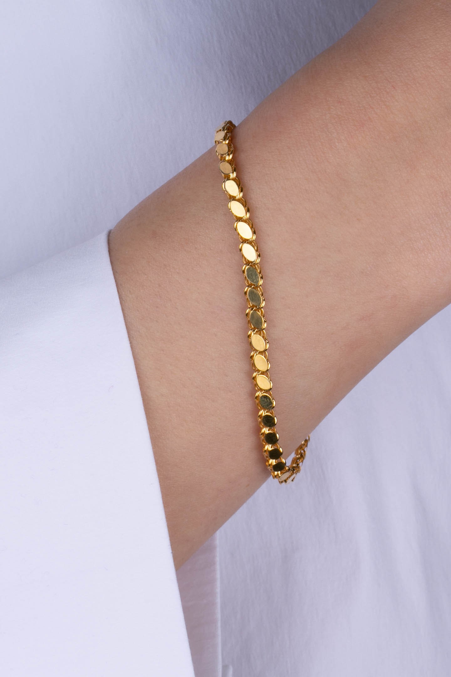 100% BR091 Gold Diamond Bracelet, 3gm at best price in Surat | ID:  2852751074030